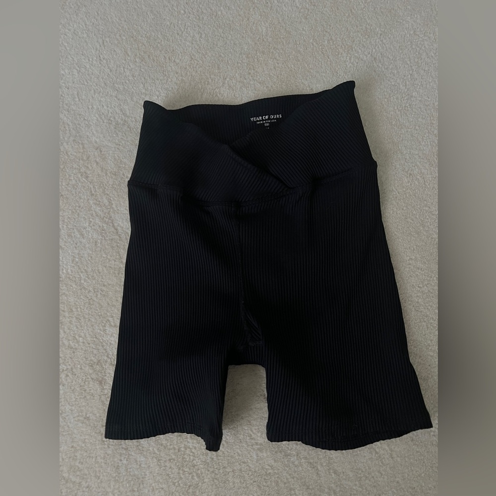 Year of Ours Criss Cross Shorts - M